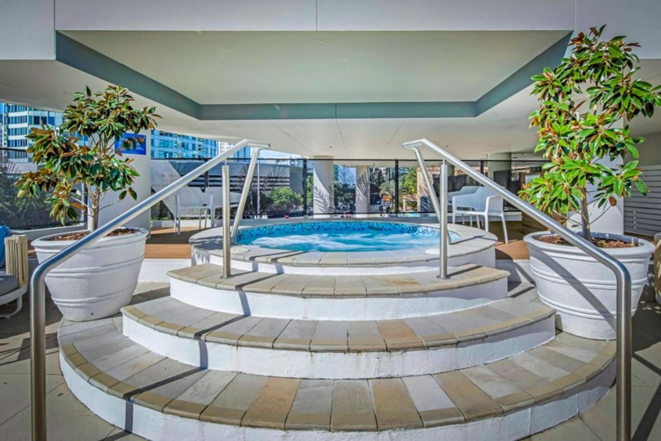 Apartment Surfers Paradise 2 Bed Great Views Pool *
