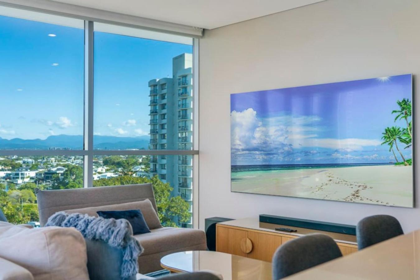 Apartment Surfers Paradise 2 Bed Great Views Pool Gold Coast
