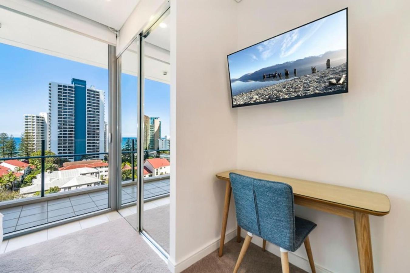 Apartment Surfers Paradise 2 Bed Great Views Pool