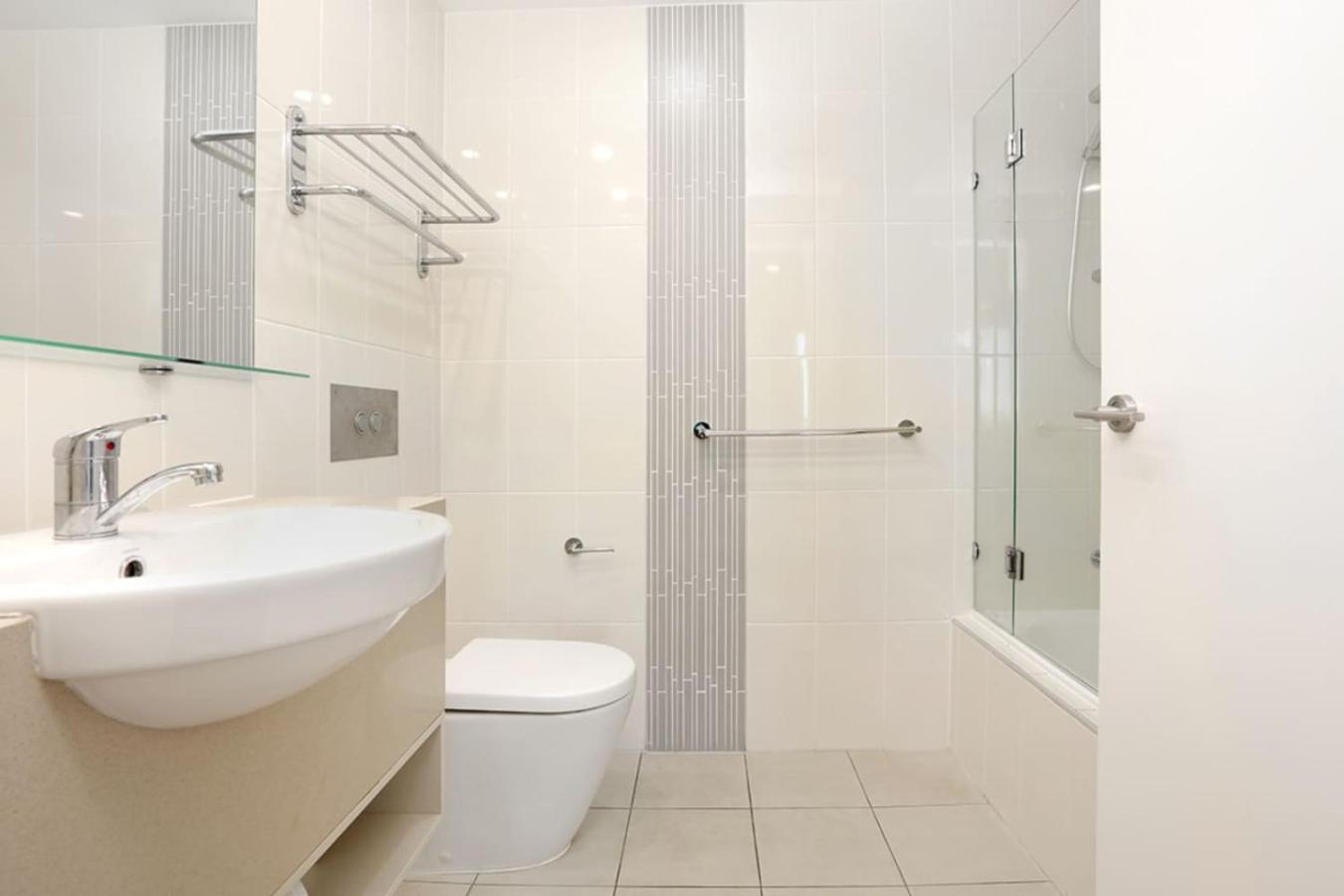 Surfers Paradise 2 Bed Great Views Pool *
