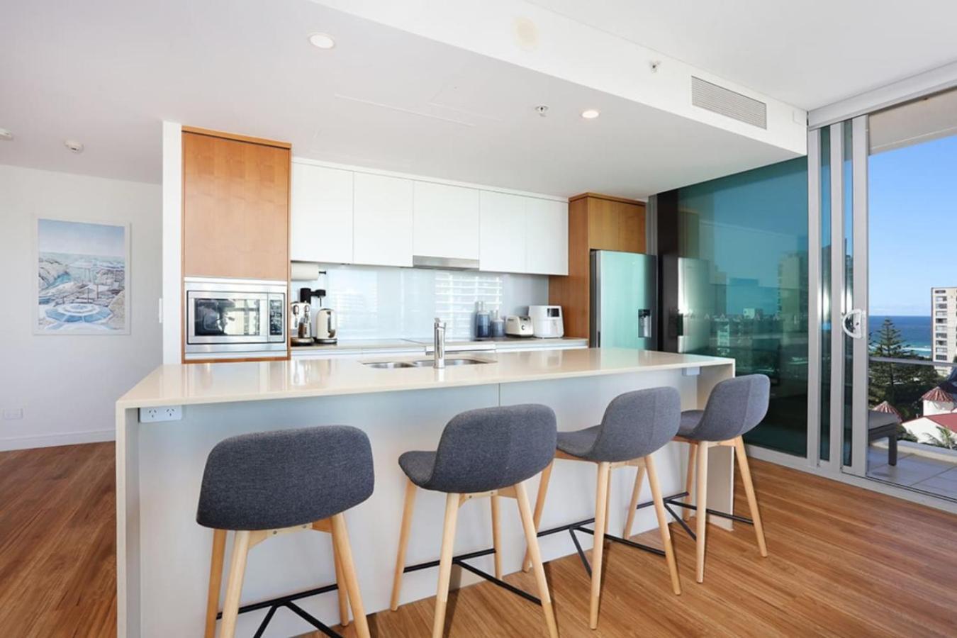 Apartment Surfers Paradise 2 Bed Great Views Pool Gold Coast