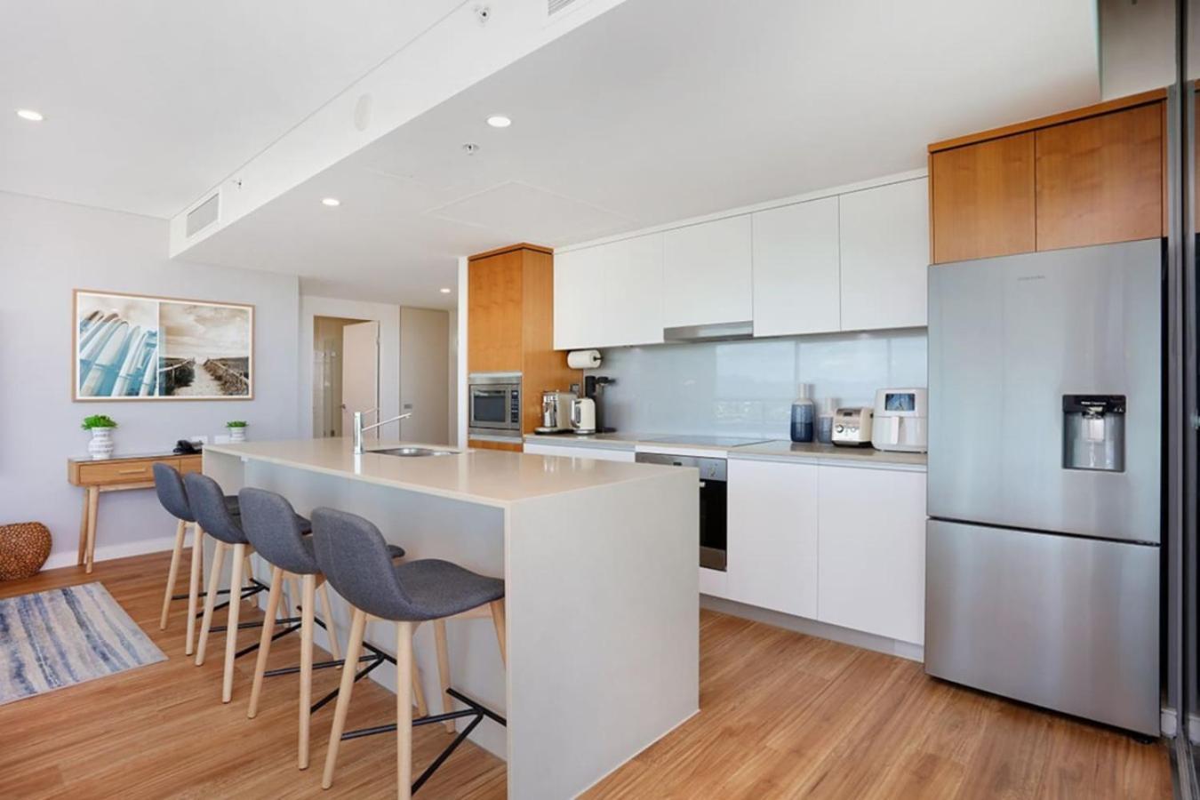 Apartment Surfers Paradise 2 Bed Great Views Pool Gold Coast