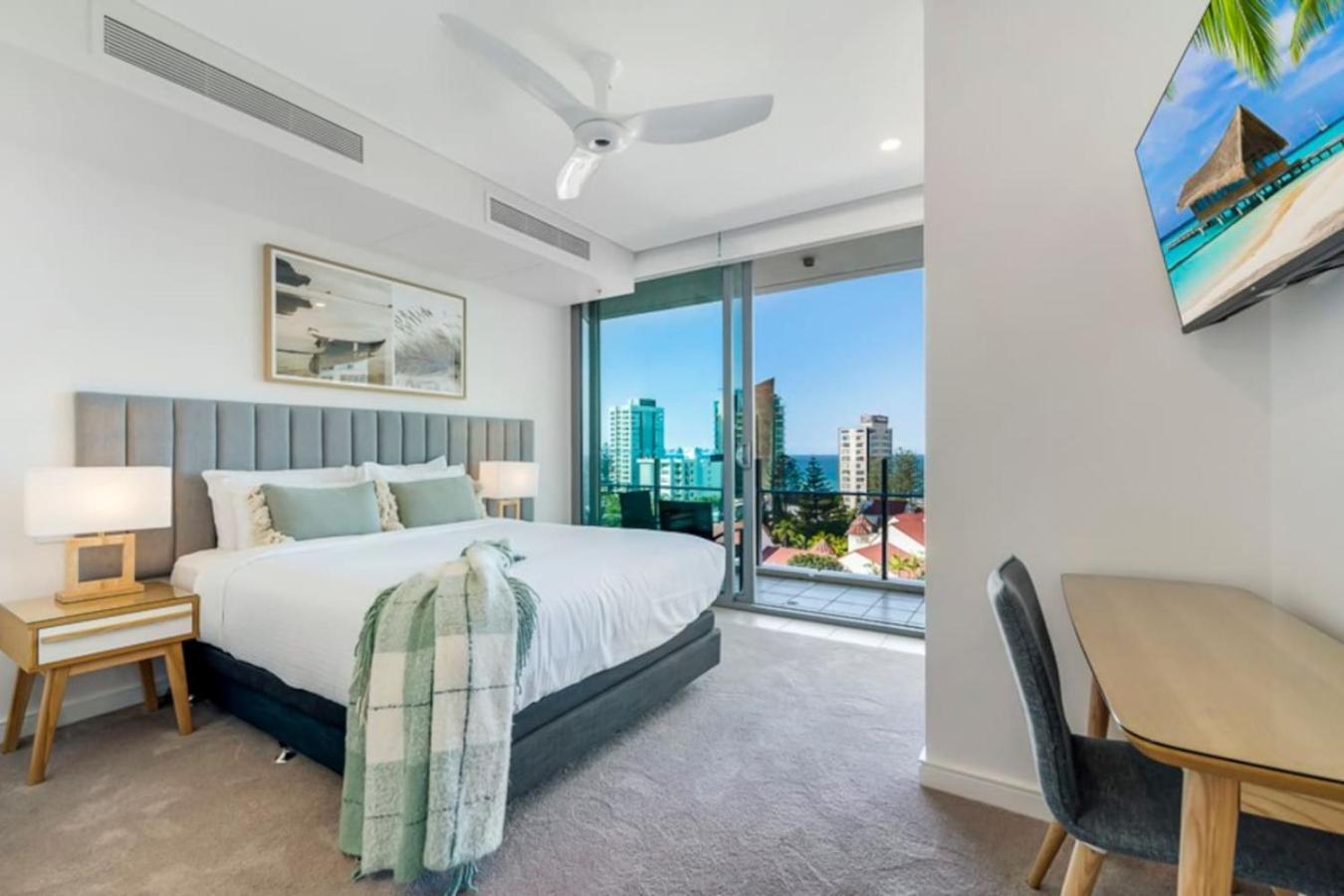 Apartment Surfers Paradise 2 Bed Great Views Pool *