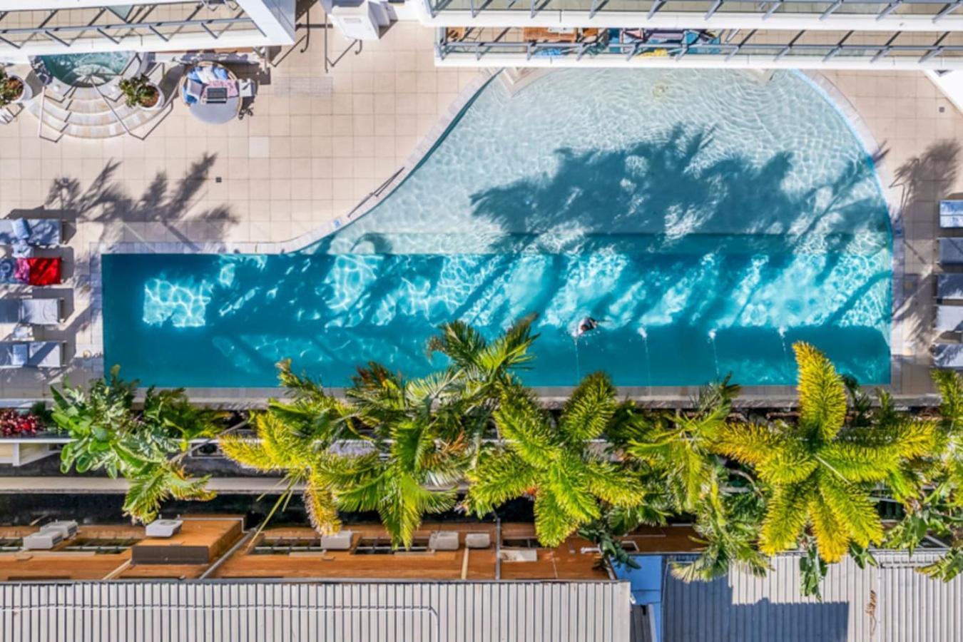 Surfers Paradise 2 Bed Great Views Pool