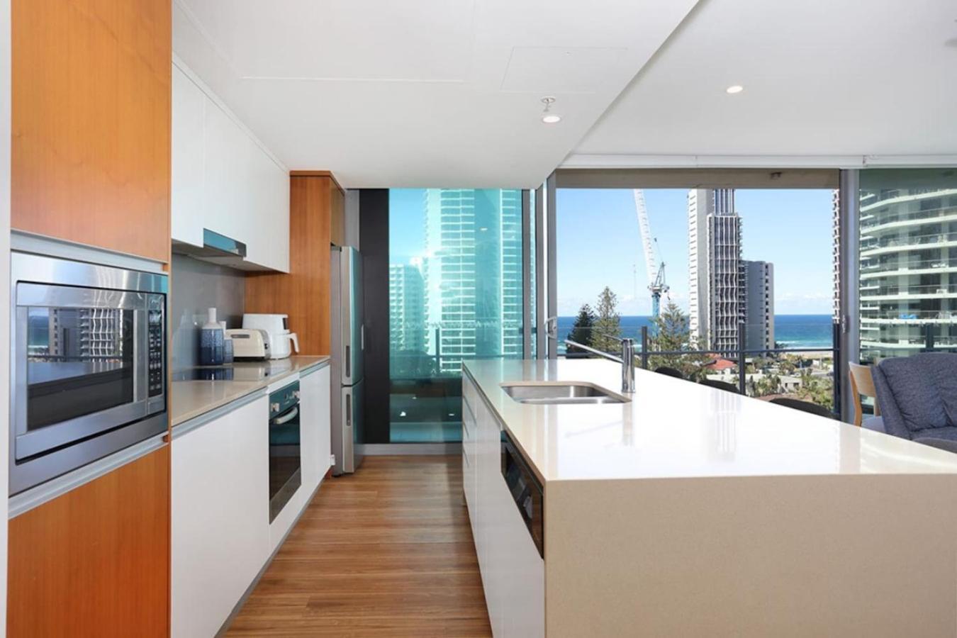 Apartment Surfers Paradise 2 Bed Great Views Pool Gold Coast
